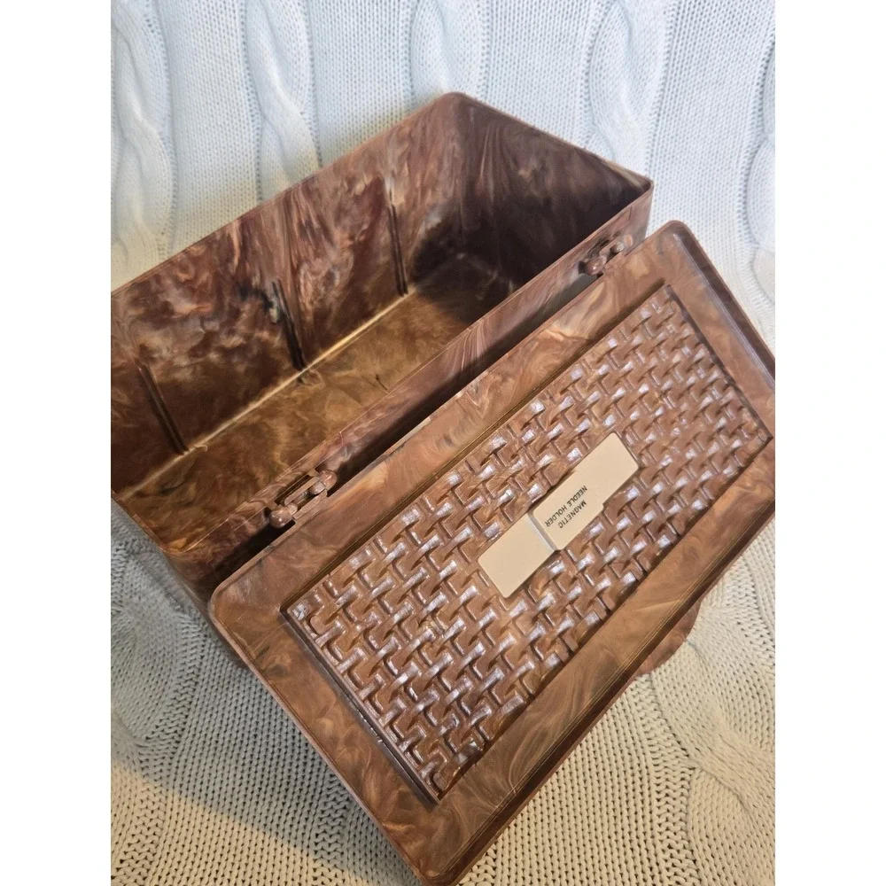 Brown Plastic Sewing Caddy w\ Handle, Magnetic Needle Holder & Organizer Vintage